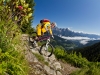 Mountainbiker auf Tour - Downhill