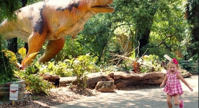 Dallas Zoo turns into Jurassic Park