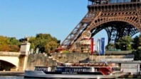 Stationnement trop cher: les autocaristes en colère menacent de bloquer Paris