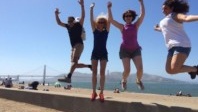 Very Good Trip : Des Visiteurs heureux en tee shirts californiens