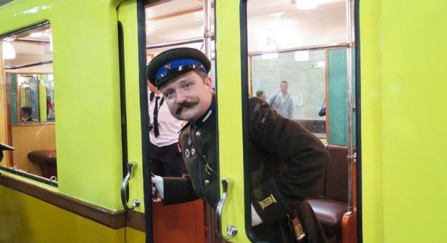 In Russia the metro drops the Soviet style
