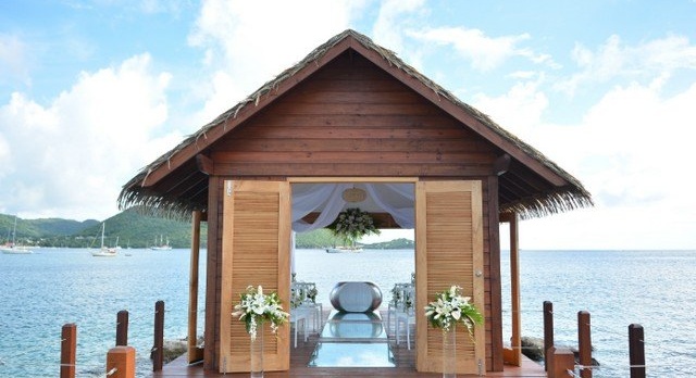 Sandals proposes to get married in a chapel on stilts