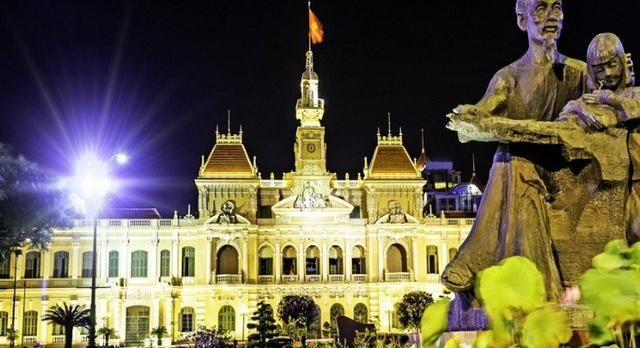 Tourism in Vietnam : Ho Chi Minh makes its revolution