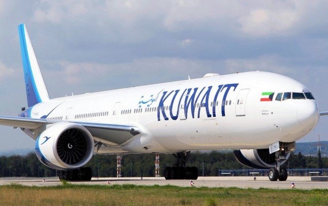 Premiers tours de roues du 777-300 de Kuwait Airways à Nice