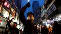Hong Kong : Pourquoi les jeunes protestent et le tourisme s’effondre