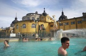 A Budapest, une parenthèse enchantée aux bains Széchenyi