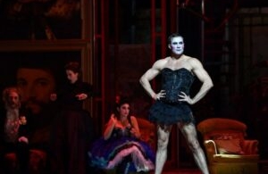Christian Lacroix fait son grand show
