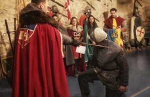 Oyez, oyez jeunes damoiseaux
