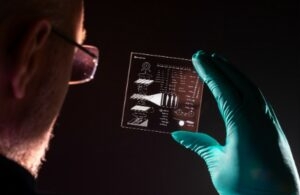 Eternal Glass : Microsoft unveils storage technology capable of lasting 10,000 years