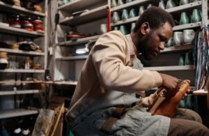 The shoemakers of the Kejetia Market are very angry